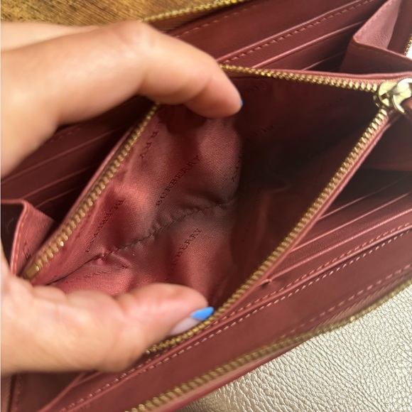 EUC Burberry Haymarket Check Fabric & Muted Red Leather Long Zippy Wallet w/COA - Picture 5 of 13